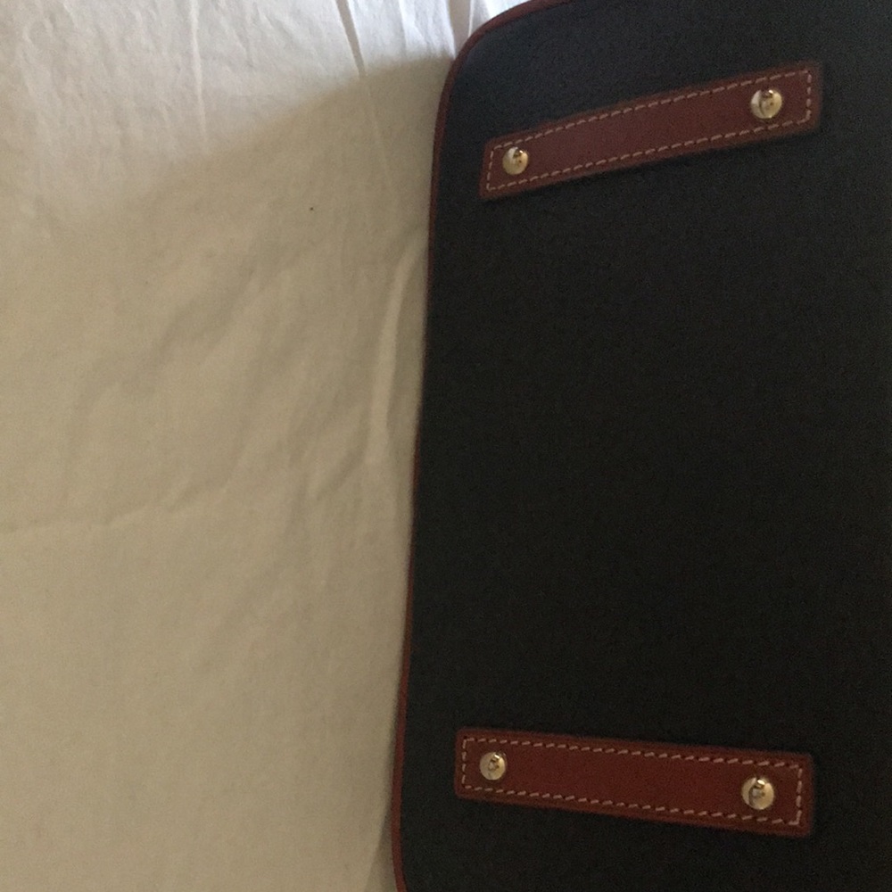 Dooney and Bourke Black handbag - Picture 6 of 6